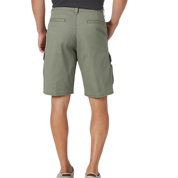 MEN'S Wrangler AUTHENTICS Stretch Olive Cargo Short - Picture 2 of 10